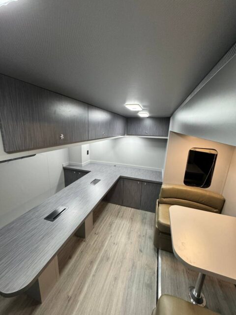 Ceiling in hauler mobile office truck
