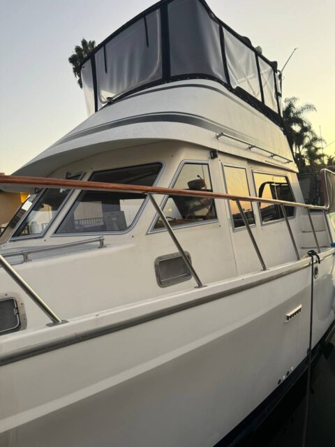 Replacement of glass in boat windows Los Angeles CA