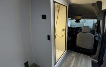 Transforming Ford Transit into a Mobile Nail Shop