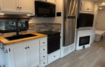 Thor Windsport Class A RV Remodel kitchen interior