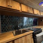 Backsplash-tile in ford van