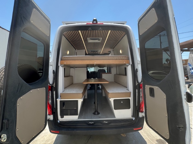 Mercedes Benz sprinter