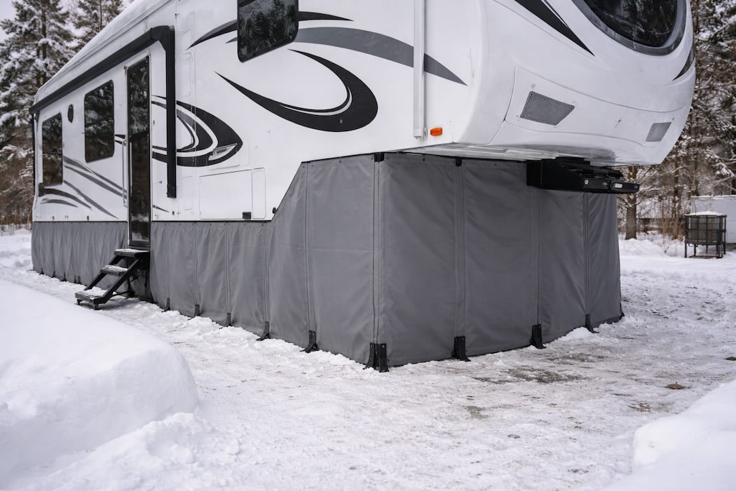 How to install rv skirting? - RV Repair by Custom way in California