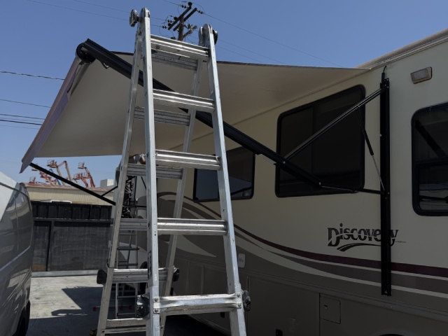 18ft Electric Awning Installation for Fleetwood Discovery RV